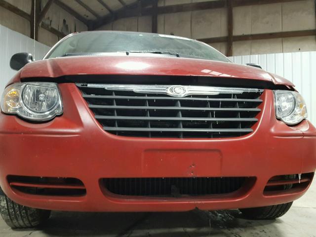 2A4GP54L46R720082 - 2006 CHRYSLER TOWN & COU RED photo 9