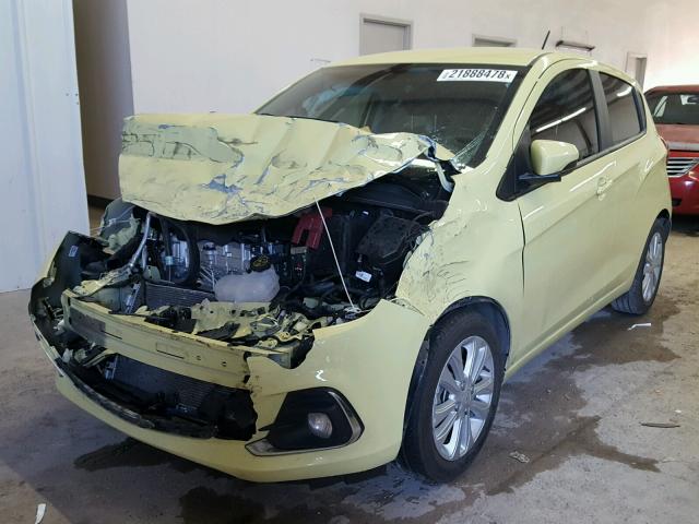 KL8CD6SAXHC760448 - 2017 CHEVROLET SPARK 1LT YELLOW photo 2