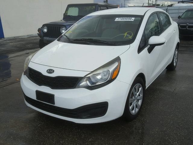 KNADM4A30C6087015 - 2012 KIA RIO LX WHITE photo 2