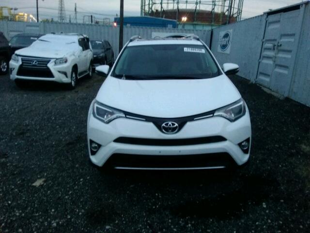 2T3WFREVXGW239711 - 2016 TOYOTA RAV4 XLE WHITE photo 9