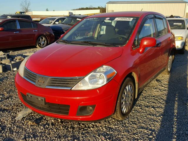 3N1BC13E07L381152 - 2007 NISSAN VERSA S RED photo 2