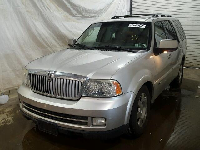 5LMFU28516LJ06953 - 2006 LINCOLN NAVIGATOR SILVER photo 2