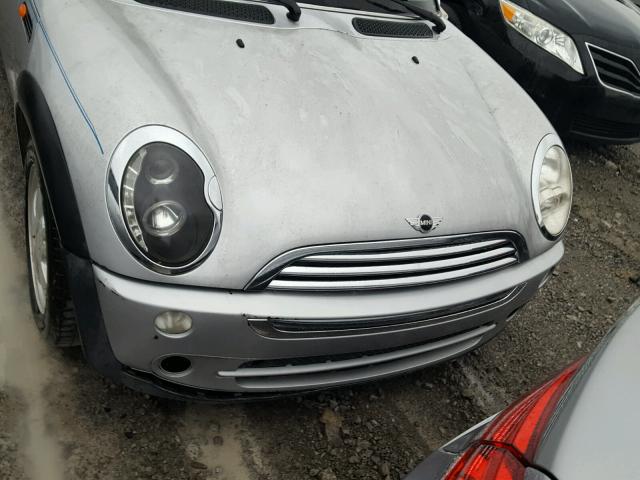 WMWRF33585TF63690 - 2005 MINI COOPER SILVER photo 10