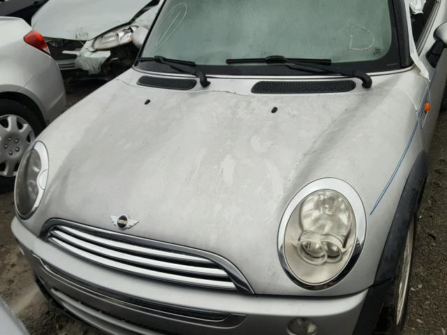 WMWRF33585TF63690 - 2005 MINI COOPER SILVER photo 7