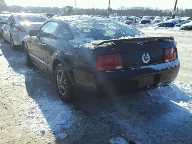 1ZVFT80N755203910 - 2005 FORD MUSTANG BLACK photo 3