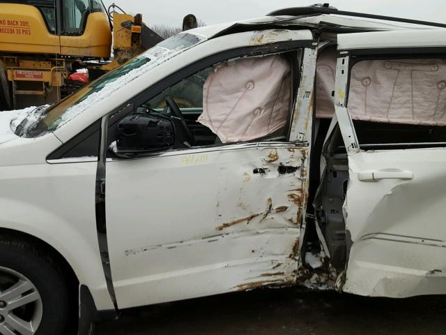 2D4RN5DXXAR382075 - 2010 DODGE GRAND CARA WHITE photo 10