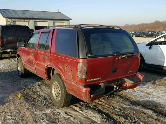 1GNDT13W2W2265764 - 1998 CHEVROLET BLAZER MAROON photo 3