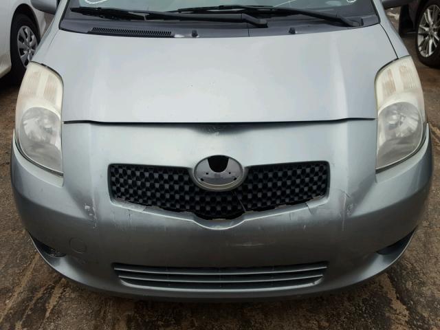 JTDJT923875121573 - 2007 TOYOTA YARIS SILVER photo 7