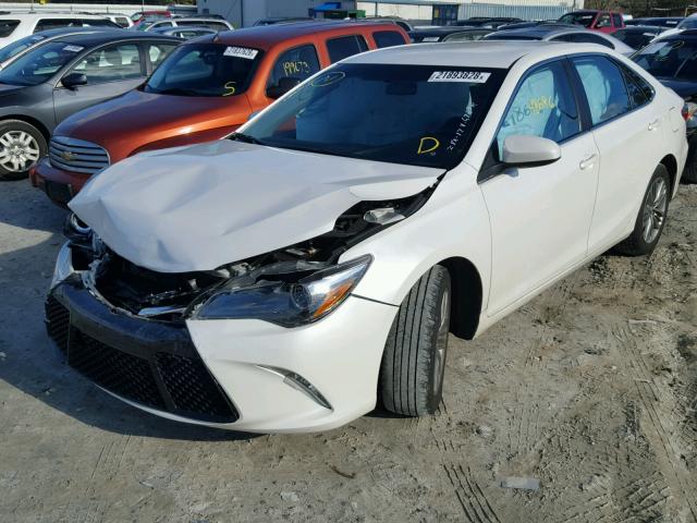 4T1BF1FK3FU066769 - 2015 TOYOTA CAMRY LE WHITE photo 2