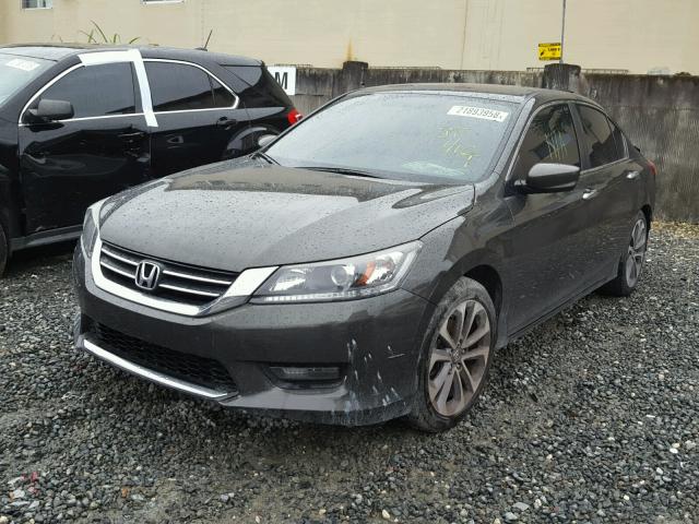 1HGCR2F58EA163886 - 2014 HONDA ACCORD SPO GRAY photo 2