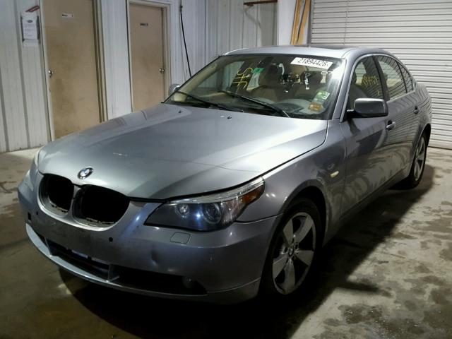 WBANF73507CU25535 - 2007 BMW 530 XI GRAY photo 2