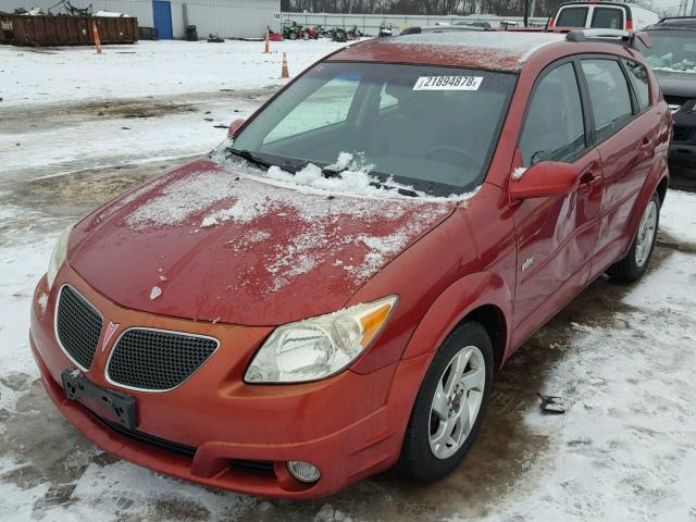 5Y2SL63895Z484063 - 2005 PONTIAC VIBE RED photo 2