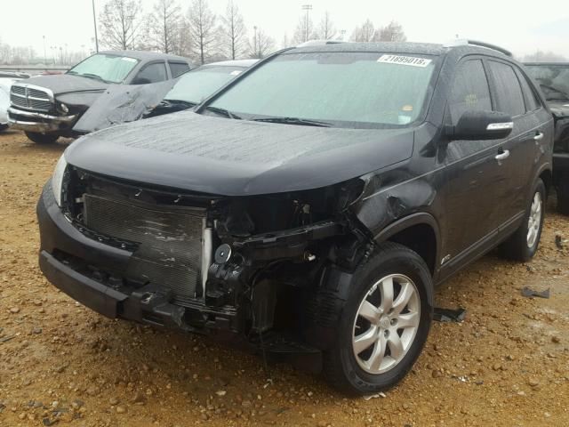 5XYKTDA14BG088577 - 2011 KIA SORENTO BA BLACK photo 2