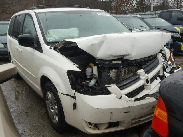 2D4RN4DE0AR139223 - 2010 DODGE GRAND CARA WHITE photo 1