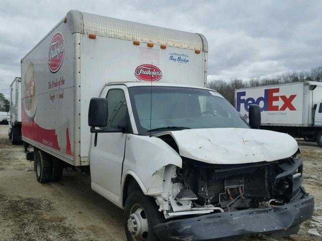 1GBJG31K681182184 - 2008 CHEVROLET EXPRESS G3 WHITE photo 1