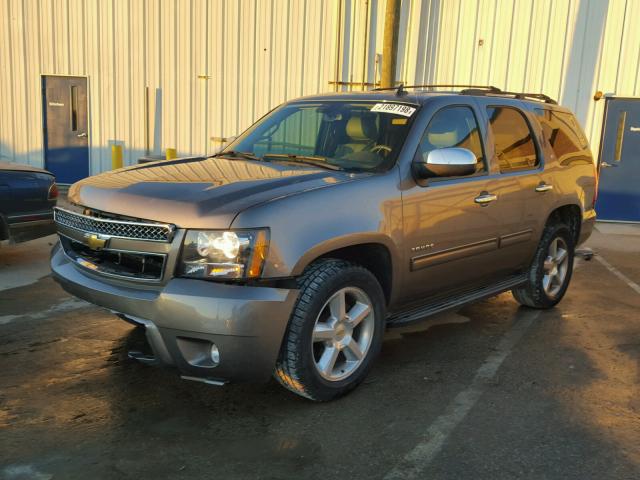 1GNSCBE03CR269184 - 2012 CHEVROLET TAHOE C150 BROWN photo 2