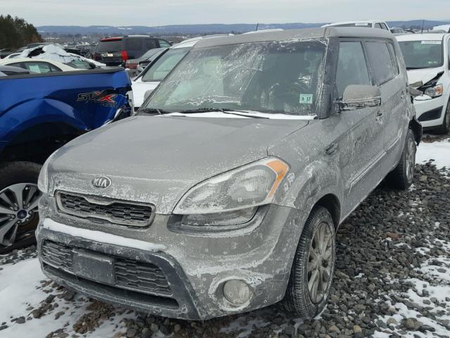 KNDJT2A62D7488956 - 2013 KIA SOUL + SILVER photo 2