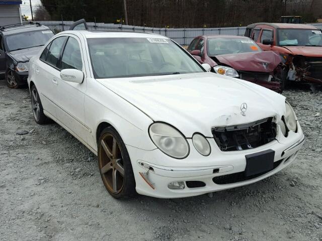 WDBUF65J45A655153 - 2005 MERCEDES-BENZ E 320 WHITE photo 1