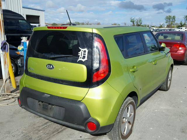 KNDJN2A26G7872816 - 2016 KIA SOUL GREEN photo 4