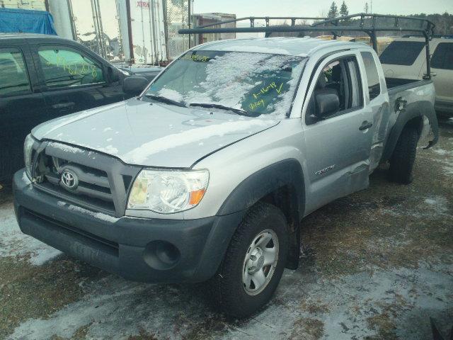 5TEUX4ENXAZ731870 - 2010 TOYOTA TACOMA ACC SILVER photo 2