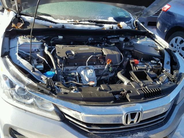 1HGCR2F33HA214293 - 2017 HONDA ACCORD LX SILVER photo 7