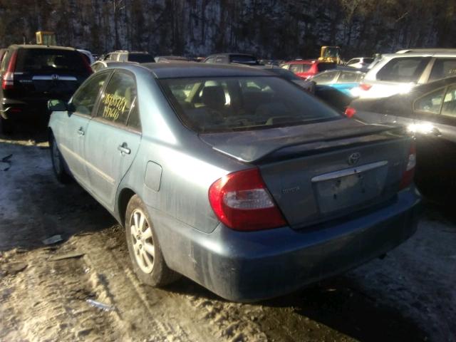 4T1BE30K22U623804 - 2002 TOYOTA CAMRY LE BLUE photo 3