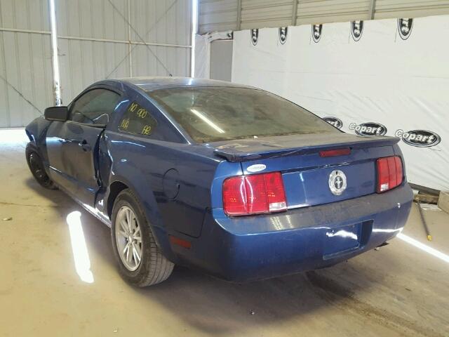 1ZVHT80N385200709 - 2008 FORD MUSTANG BLUE photo 3