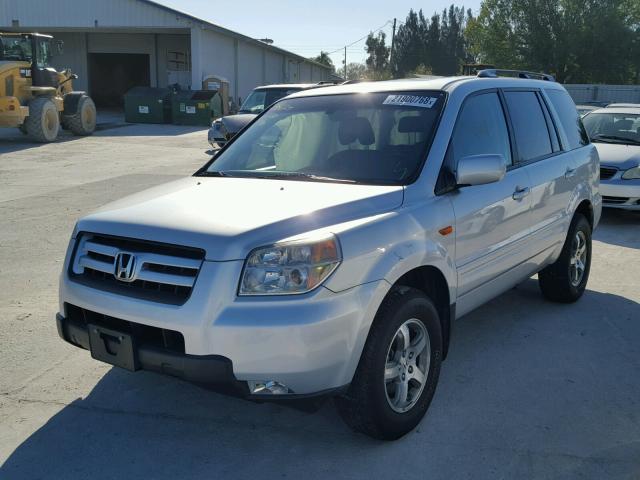 5FNYF28597B030770 - 2007 HONDA PILOT EXL SILVER photo 2