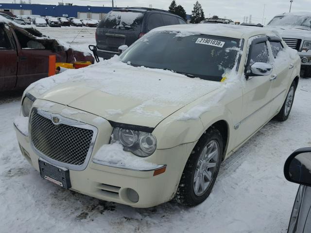 2C3LA63H76H187454 - 2006 CHRYSLER 300C WHITE photo 2