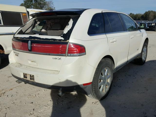 2LMDU68C18BJ39197 - 2008 LINCOLN MKX CREAM photo 4