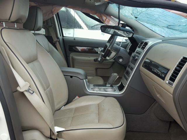 2LMDU68C18BJ39197 - 2008 LINCOLN MKX CREAM photo 5