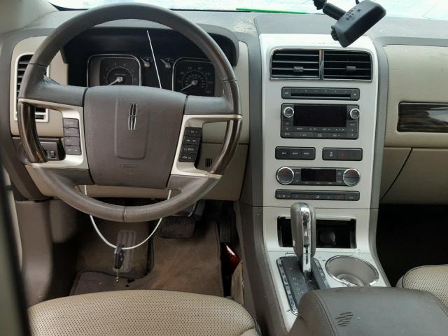 2LMDU68C18BJ39197 - 2008 LINCOLN MKX CREAM photo 9