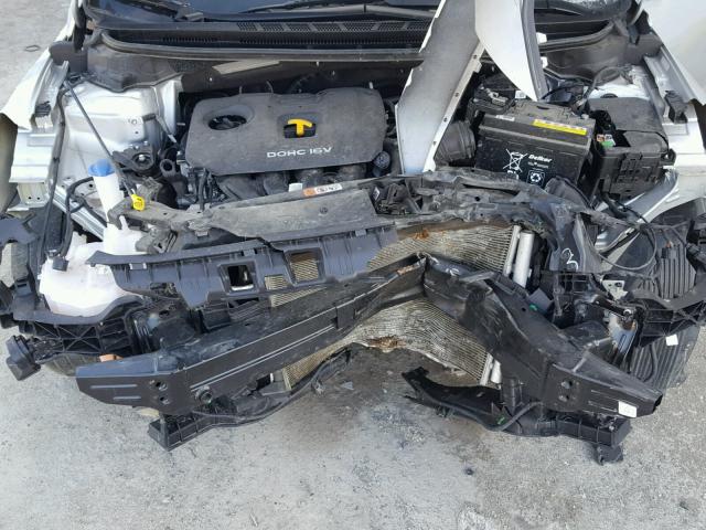 3KPFK4A74HE041208 - 2017 KIA FORTE LX SILVER photo 7