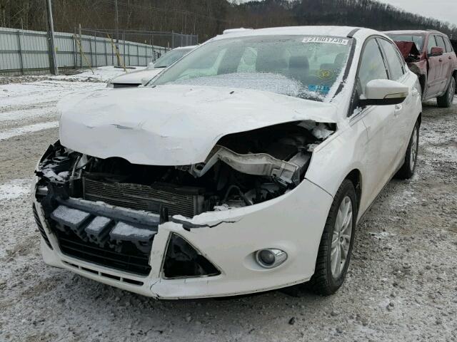 1FAHP3H2XCL178111 - 2012 FORD FOCUS SEL WHITE photo 2