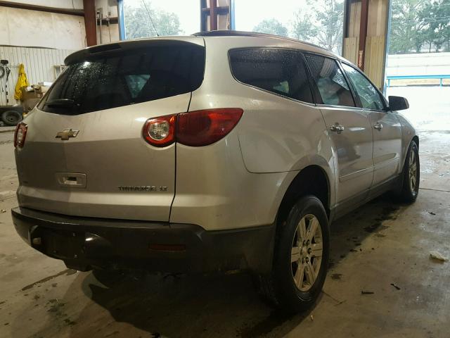 1GNKVGEDXBJ246718 - 2011 CHEVROLET TRAVERSE L SILVER photo 4