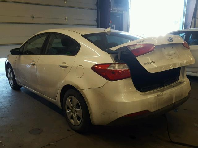 KNAFX4A68F5393903 - 2015 KIA FORTE LX WHITE photo 3