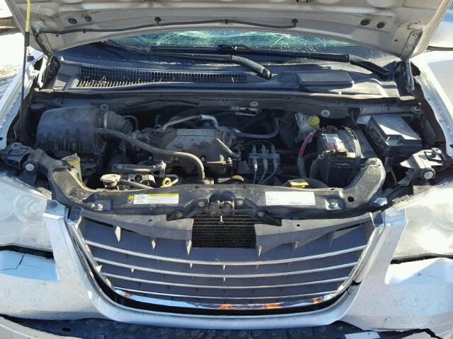 2A8HR54P48R774940 - 2008 CHRYSLER TOWN & COU SILVER photo 7