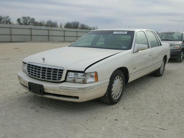 1G6KD54Y6XU800723 - 1999 CADILLAC DEVILLE WHITE photo 2