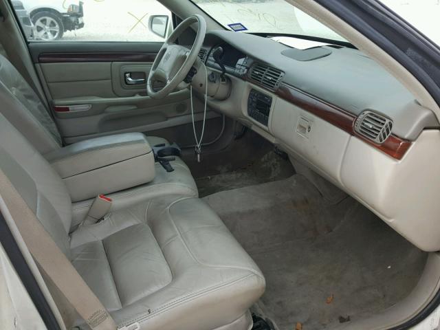 1G6KD54Y6XU800723 - 1999 CADILLAC DEVILLE WHITE photo 5