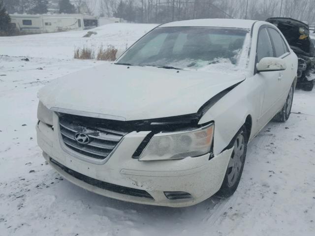 5NPET4AC4AH584551 - 2010 HYUNDAI SONATA GLS WHITE photo 2