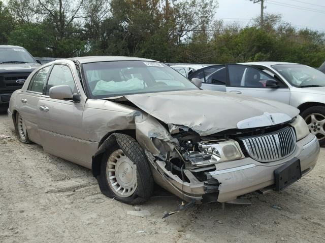 1LNHM81W5YY769644 - 2000 LINCOLN TOWN CAR E BEIGE photo 1