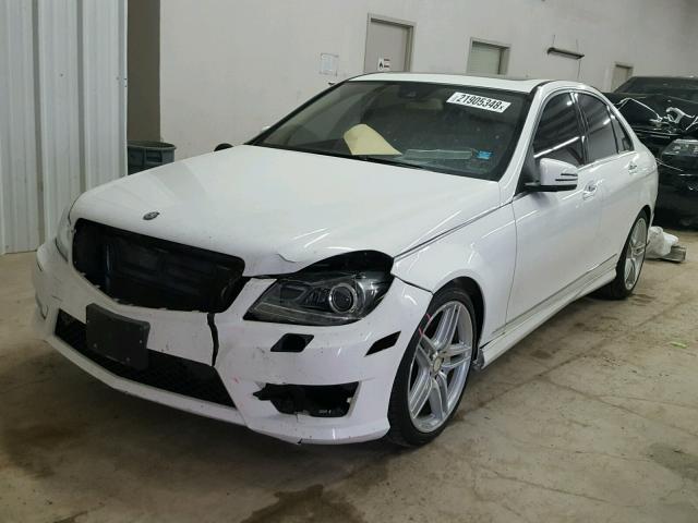 WDDGF4HB9DR269065 - 2013 MERCEDES-BENZ C 250 WHITE photo 2