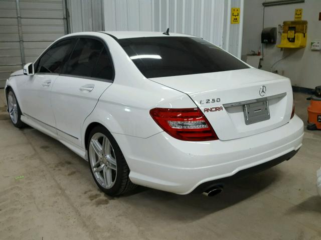 WDDGF4HB9DR269065 - 2013 MERCEDES-BENZ C 250 WHITE photo 3