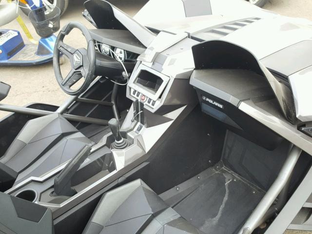 57XAASFAXG7112780 - 2016 POLARIS SLINGSHOT GRAY photo 5