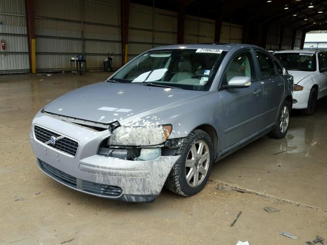 YV1MS382362220887 - 2006 VOLVO S40 2.4I GRAY photo 2