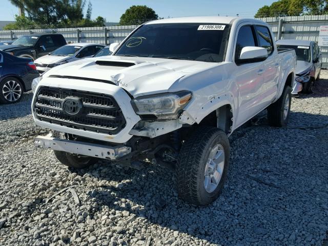 3TMAZ5CN7GM020624 - 2016 TOYOTA TACOMA DOU WHITE photo 2