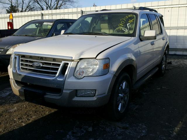 1FMEU7EE3AUA03505 - 2010 FORD EXPLORER E WHITE photo 2