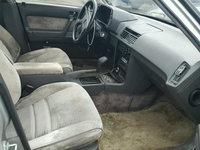 JH4KA2649HC008621 - 1987 ACURA LEGEND SILVER photo 5