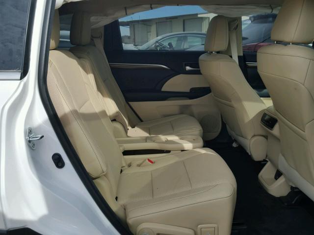 5TDDGRFH0JS036865 - 2018 TOYOTA HIGHLANDER WHITE photo 6