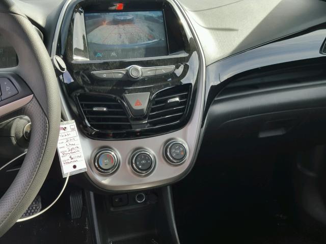 KL8CD6SA7HC733272 - 2017 CHEVROLET SPARK 1LT Серебристый фото 9